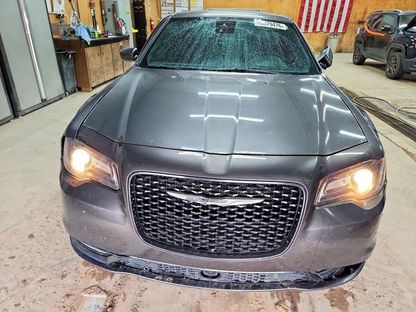 2018 CHRYSLER 300