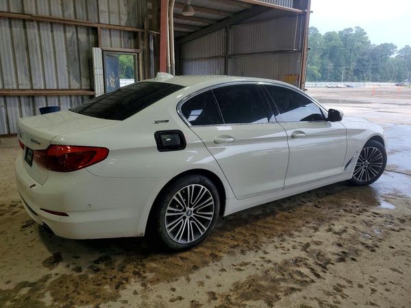 2019 BMW 530E