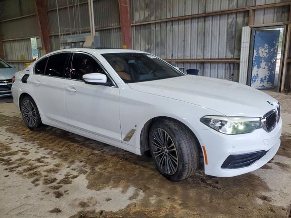 2019 BMW 530E