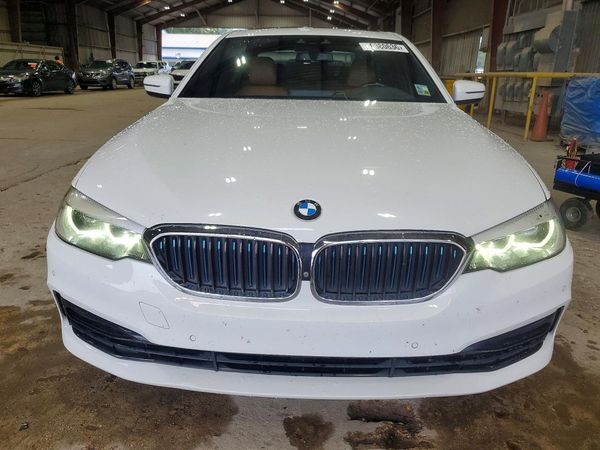 2019 BMW 530E
