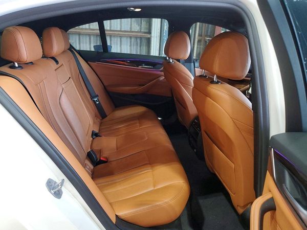 2019 BMW 530E