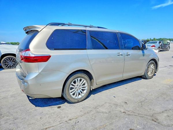 2015 TOYOTA SIENNA