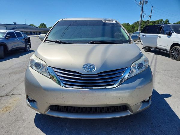 2015 TOYOTA SIENNA