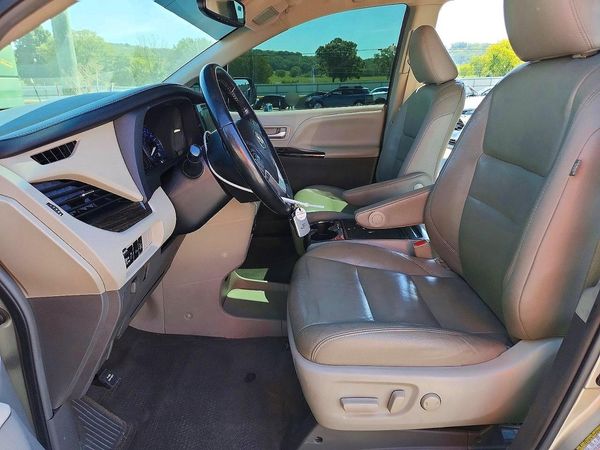 2015 TOYOTA SIENNA