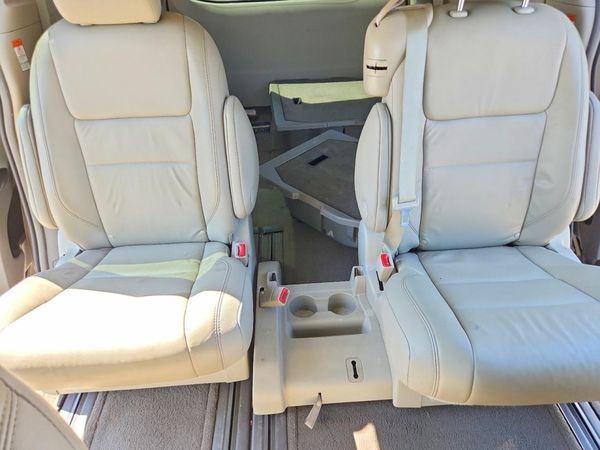 2015 TOYOTA SIENNA