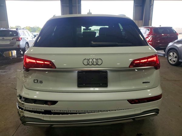 2021 AUDI Q5 quattro Prestige