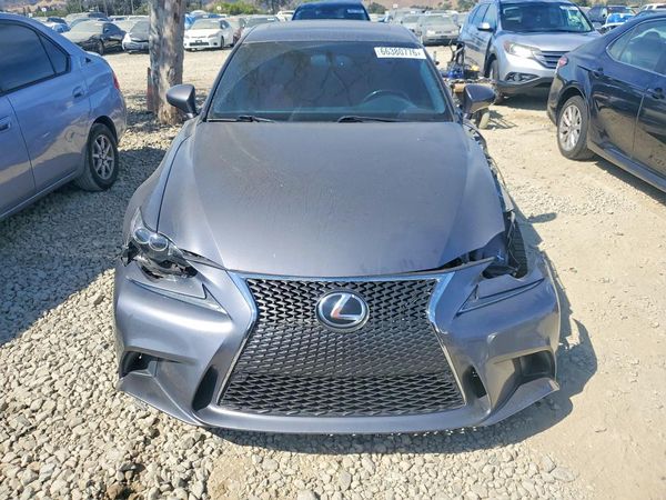 2016 LEXUS IS 200T