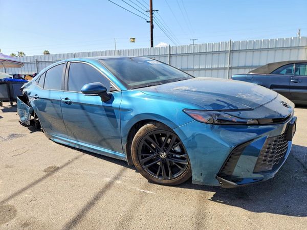 2025 TOYOTA CAMRY — Passenger 3/4