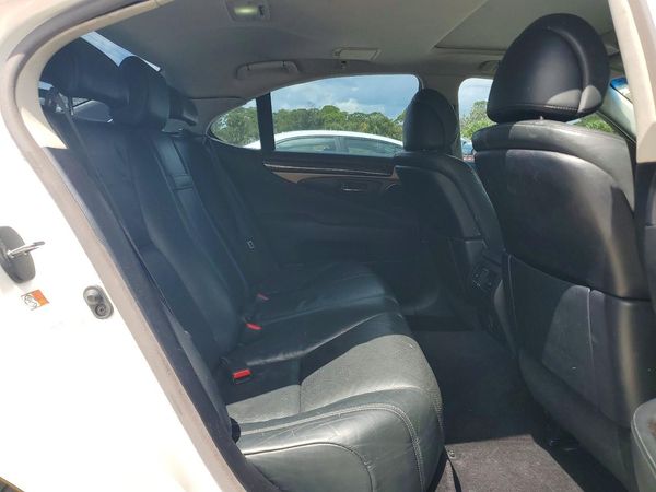 2016 LEXUS LS 460