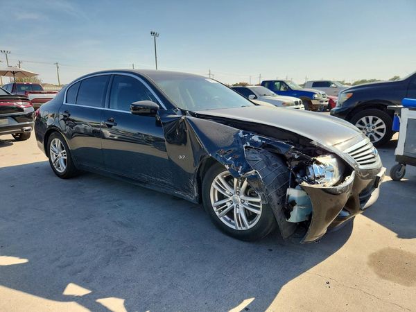 2015 INFINITI Q40