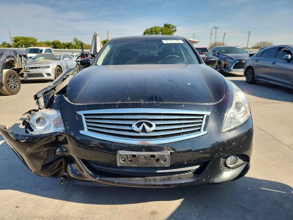 2015 INFINITI Q40