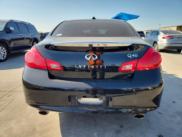 2015 INFINITI Q40
