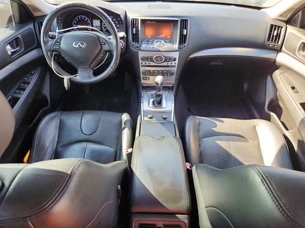 2015 INFINITI Q40