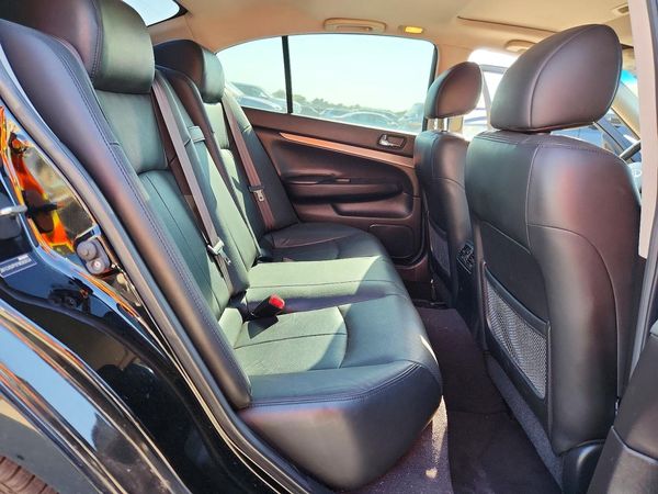 2015 INFINITI Q40