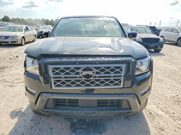 2022 NISSAN FRONTIER Crew Cab
