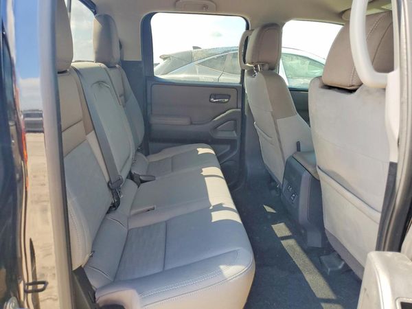 2022 NISSAN FRONTIER Crew Cab