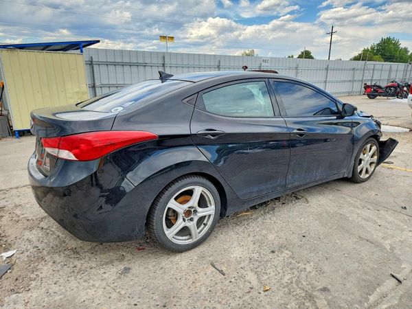 2013 HYUNDAI ELANTRA