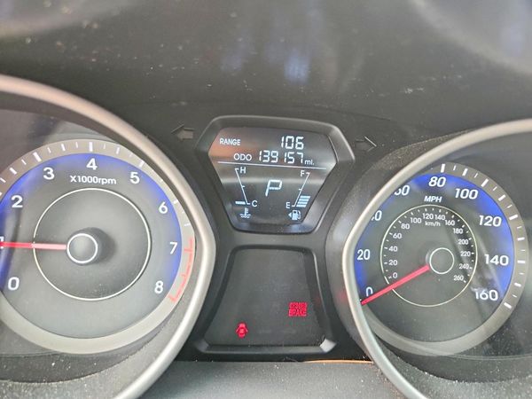 2013 HYUNDAI ELANTRA