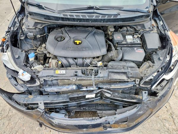 2013 HYUNDAI ELANTRA