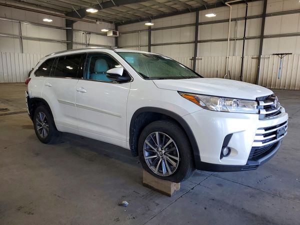 2018 TOYOTA HIGHLANDER SE/XLE