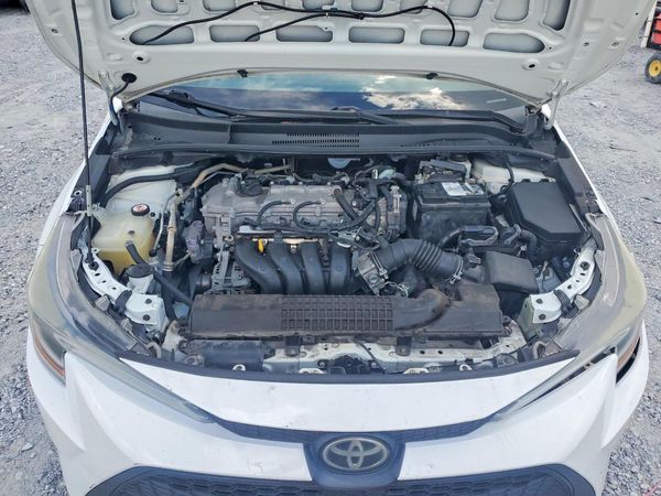 2021 TOYOTA COROLLA LE — Engine bay