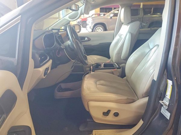 2017 CHRYSLER PACIFICA