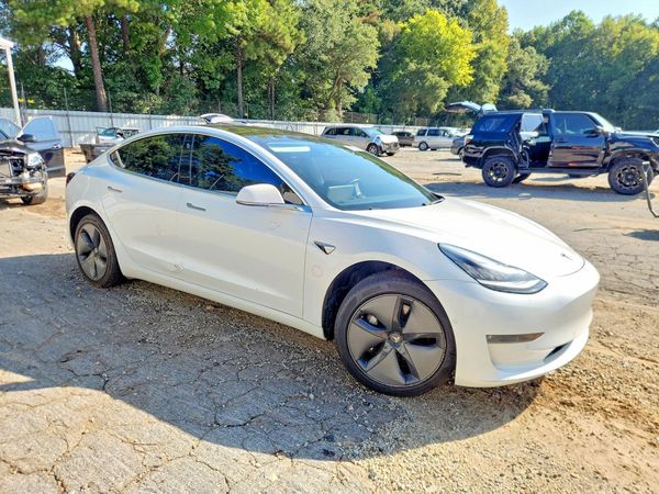 2019 TESLA MODEL 3 — Passenger 3/4