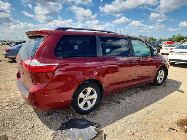 2015 TOYOTA SIENNA