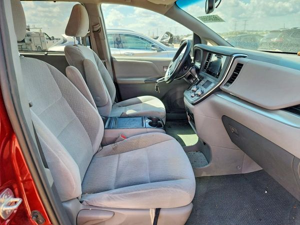 2015 TOYOTA SIENNA