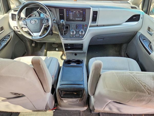 2015 TOYOTA SIENNA