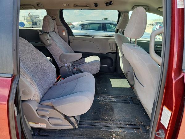 2015 TOYOTA SIENNA