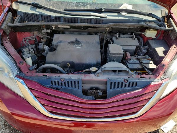 2015 TOYOTA SIENNA