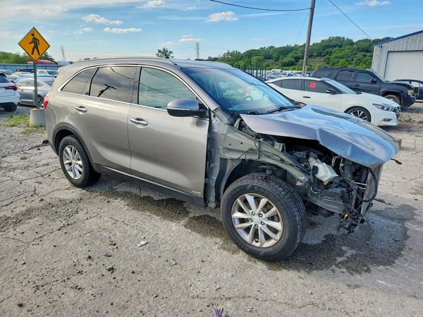 2017 KIA SORENTO L, LX