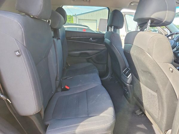 2017 KIA SORENTO L, LX