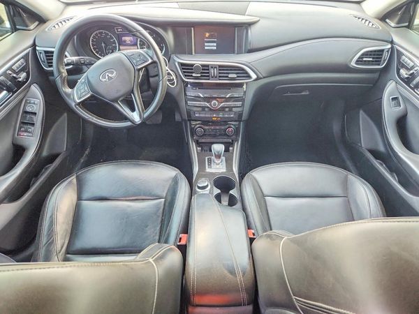 2017 INFINITI QX30