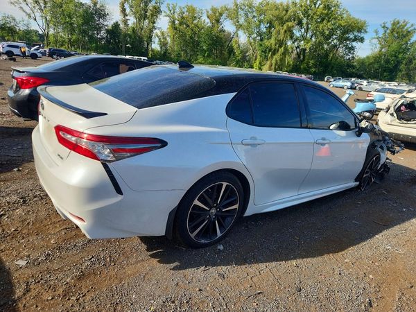 2018 TOYOTA CAMRY