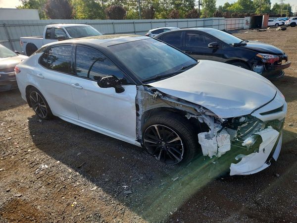 2018 TOYOTA CAMRY