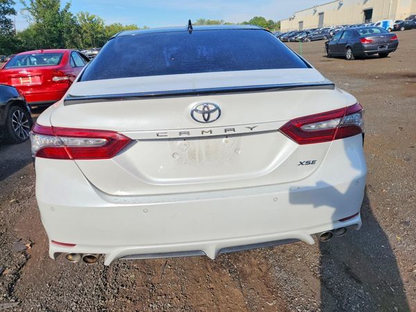 2018 TOYOTA CAMRY