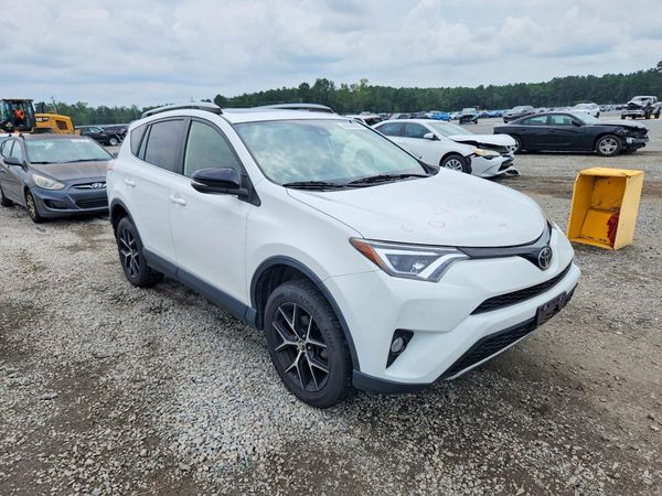 2017 TOYOTA RAV4 SE