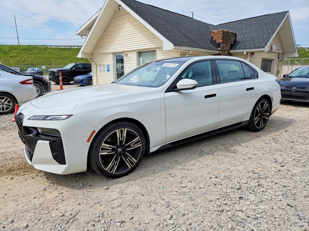2023 BMW 760 xDrive