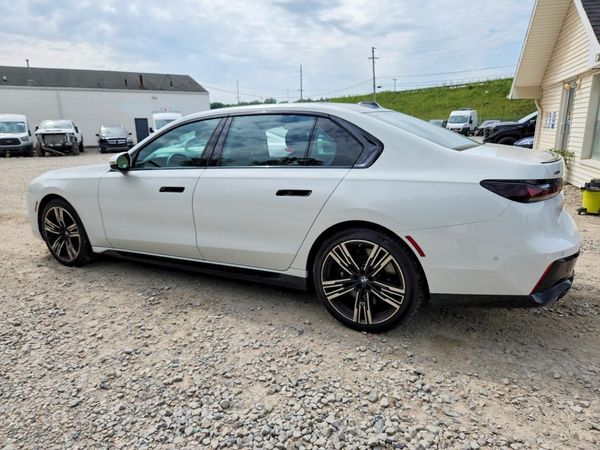 2023 BMW 760 xDrive