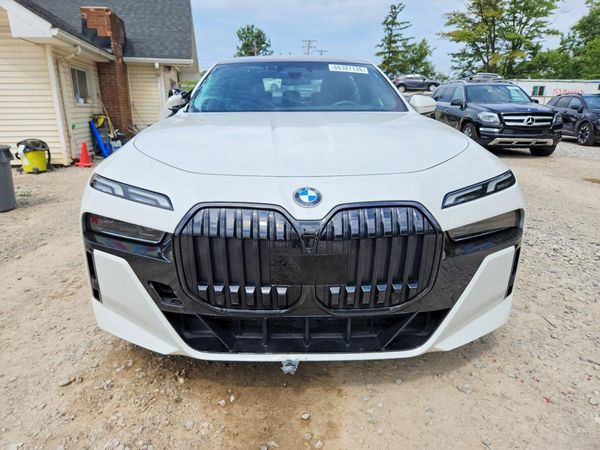 2023 BMW 760 xDrive
