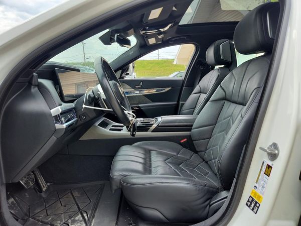 2023 BMW 760 xDrive