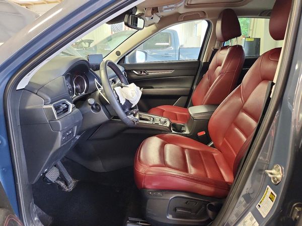 2024 MAZDA CX-5 Preferred Package — DENT