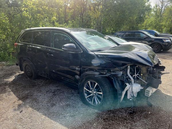 2018 TOYOTA HIGHLANDER SE/XLE — Passenger 3/4