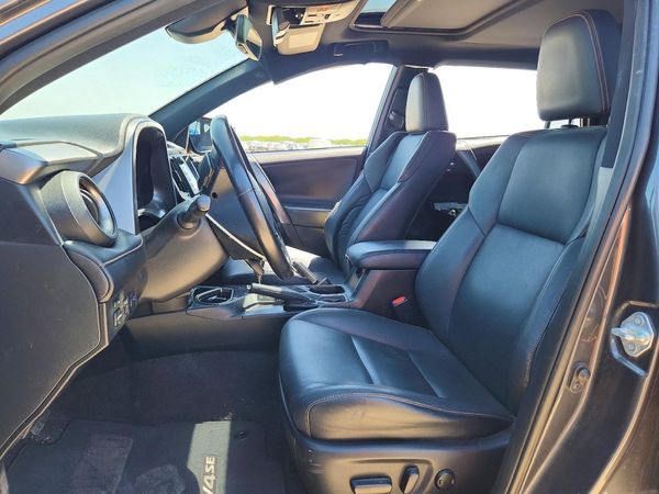 2017 TOYOTA RAV4 SE