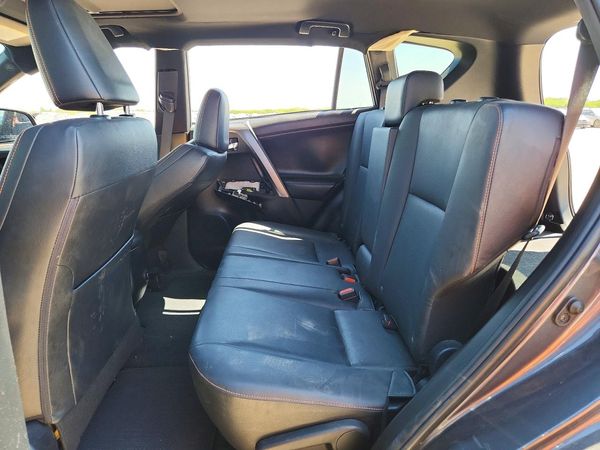 2017 TOYOTA RAV4 SE