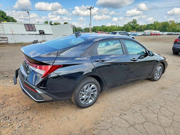 2024 HYUNDAI ELANTRA