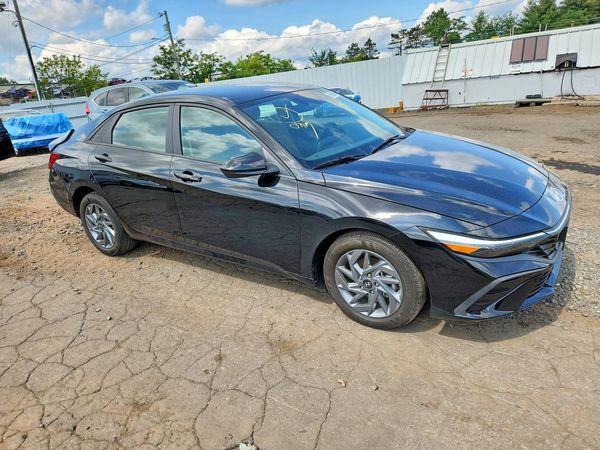 2024 HYUNDAI ELANTRA