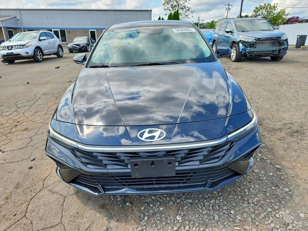 2024 HYUNDAI ELANTRA